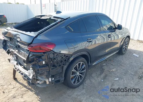 2021 BMW X6 Sdrive40I z USA, uszkodzony, nr VIN 5UXCY4C08M9G09168